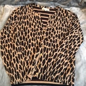 Jones New York size medium‎ leopard sweater E20